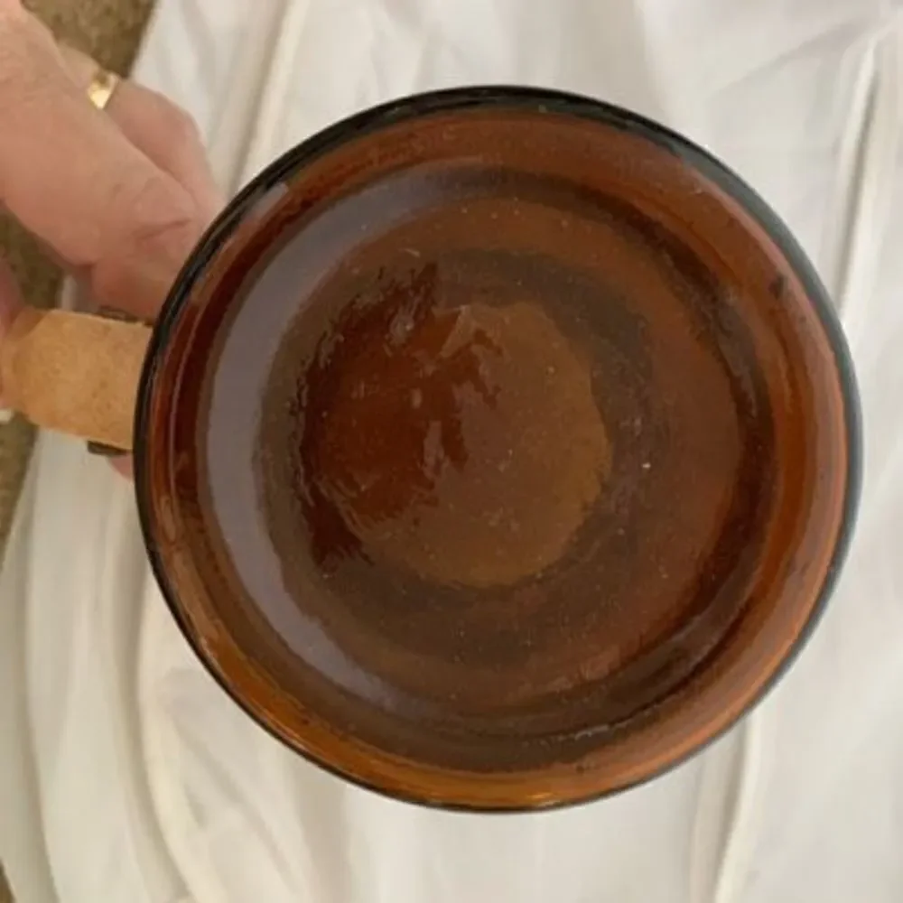 Nassau Souvenir Brown Glass Mug Wooden Handle